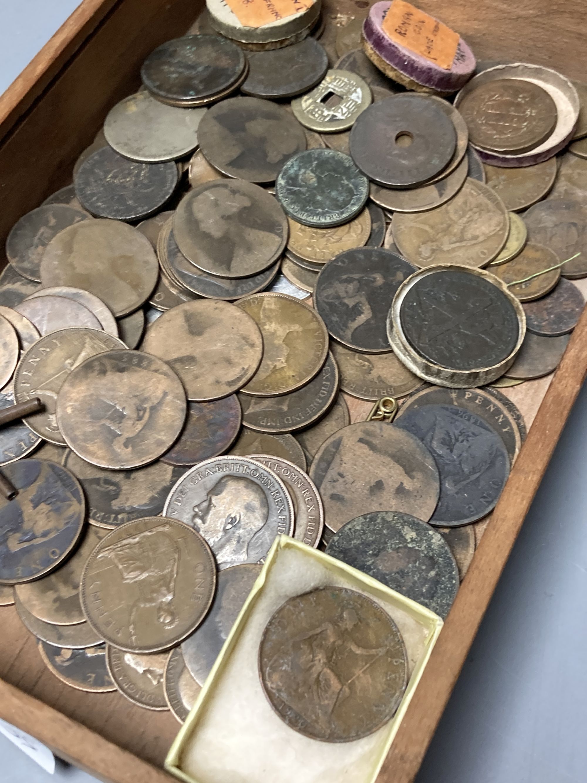 A group of assorted 19th century and later pennies, a US one cent 1853 and a Scottish halfpenny.